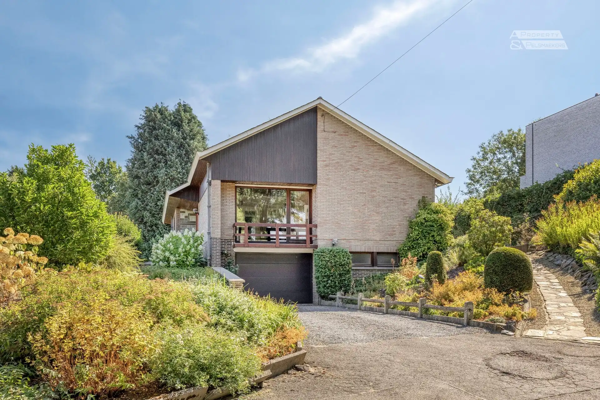 Vrijstaande woning met ruime tuin op toplocatie in Herent foto {{pictureIndex}}