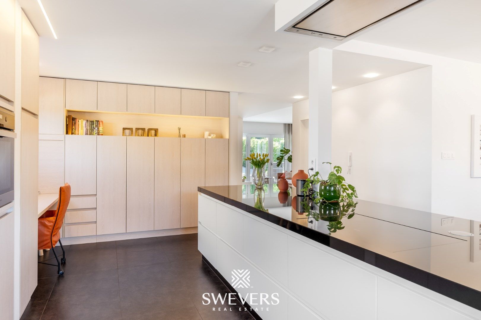 Zeer ruime woning met 6 slpk en 3 badk op een perceel van 18a 32ca in Houthalen foto 11