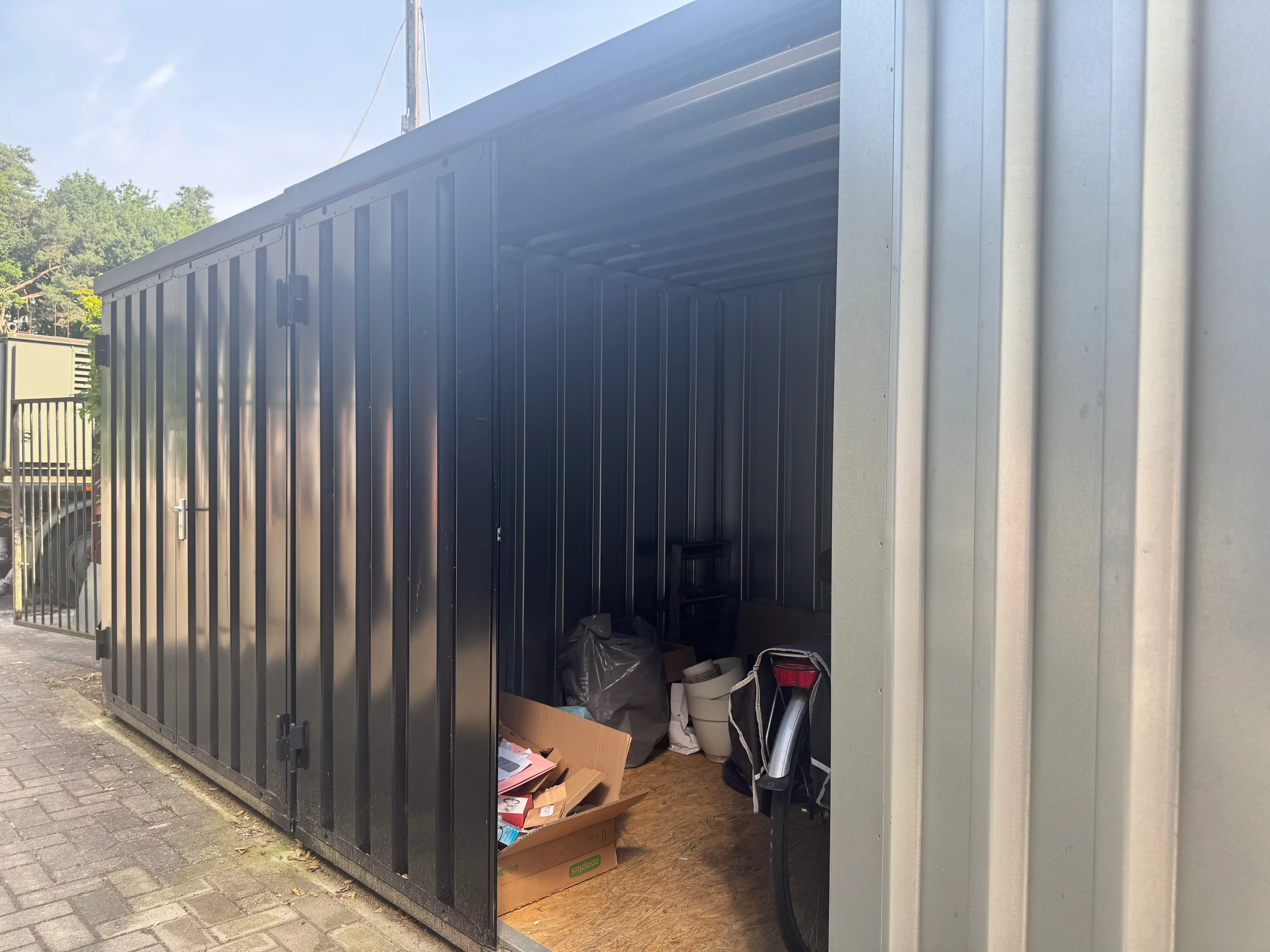Ruim appartement met twee slaapkamers en autostaanplaats in Genk foto 17