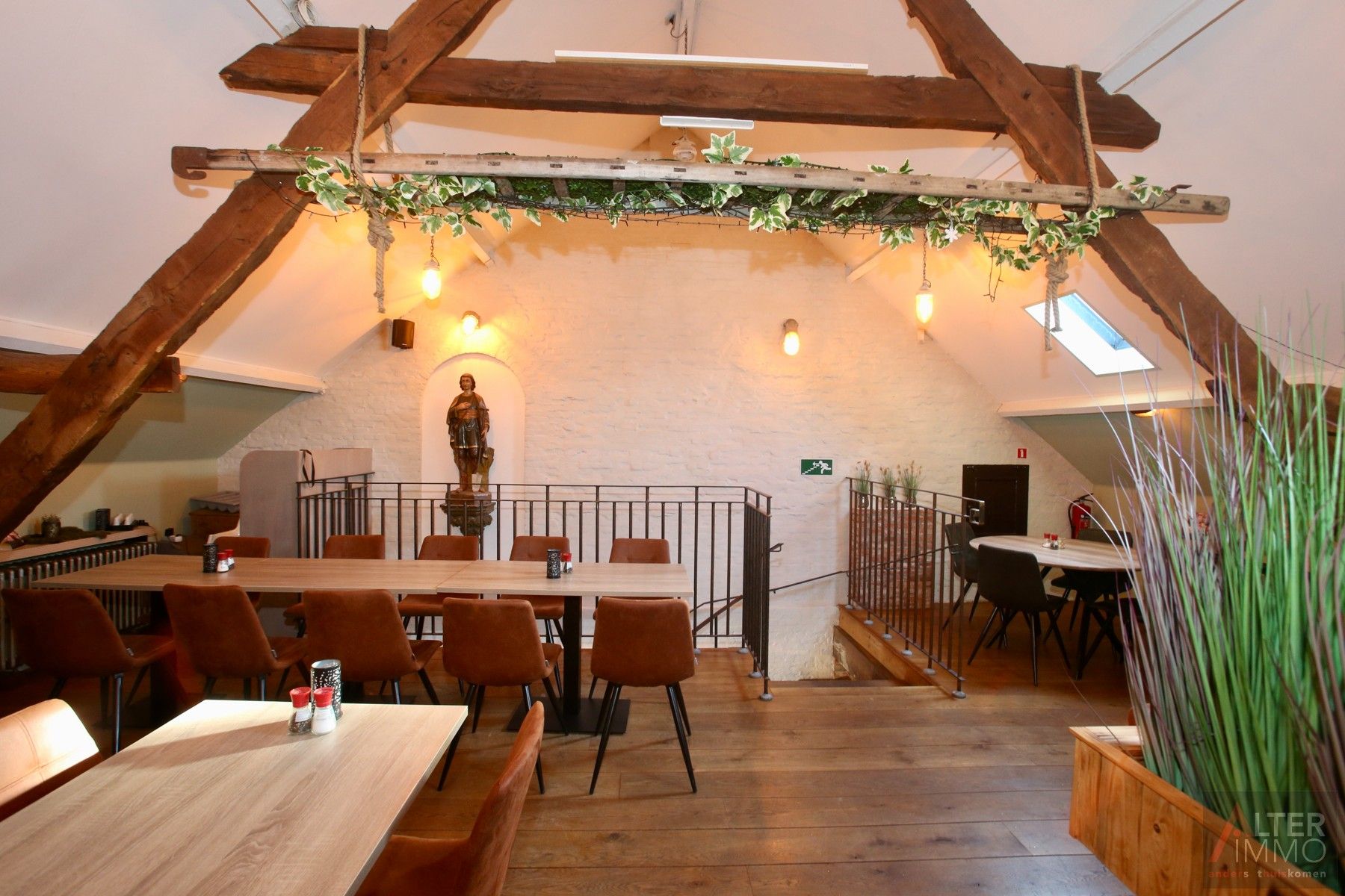 De Lemmensmolen, een gekende en uitstekend gelegen brasserie (ca. 200m²), al jarenlang een waar 'begrip' in de regio! foto 12
