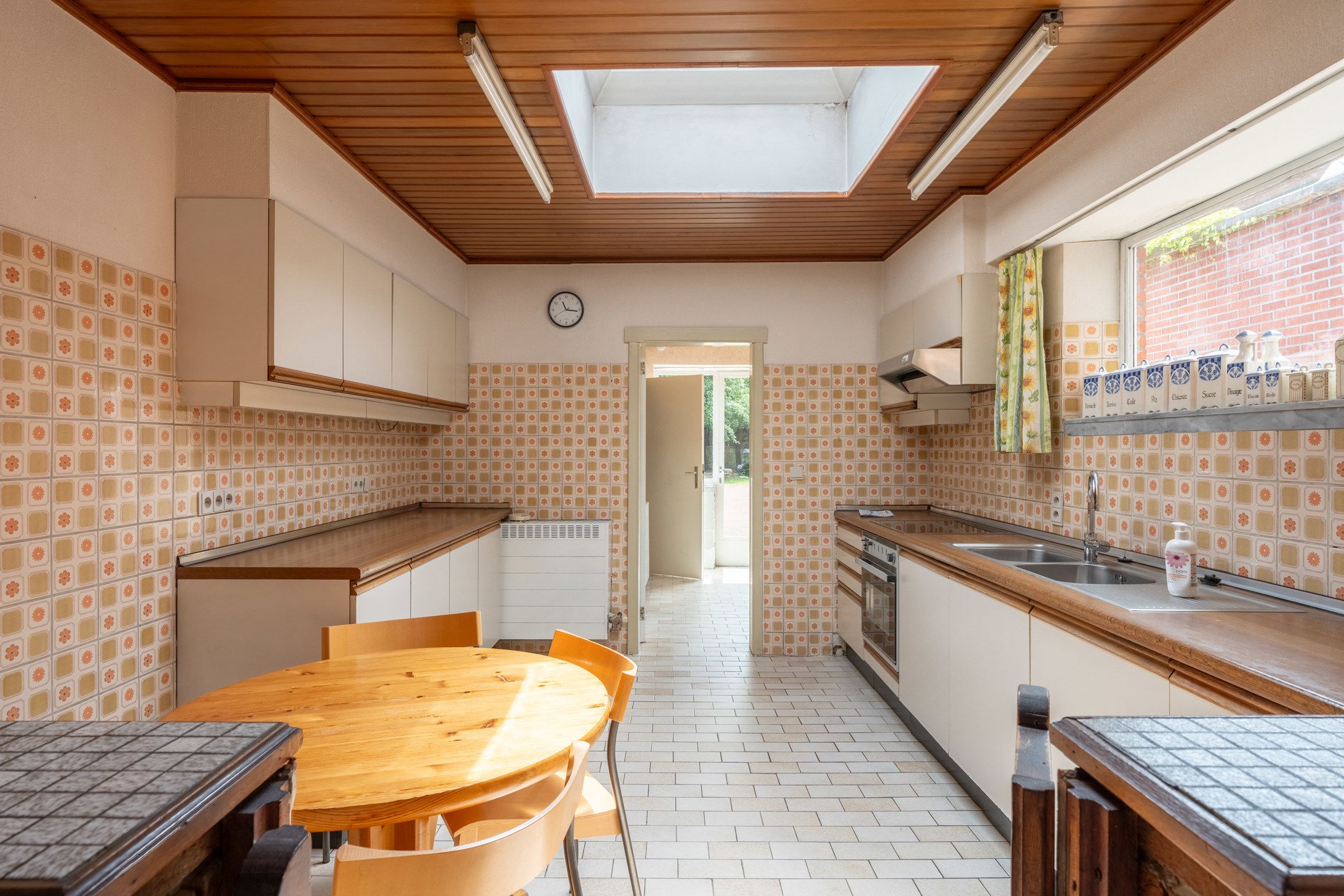 Te renoveren woning met toffe tuin en garage in het centrum foto 11