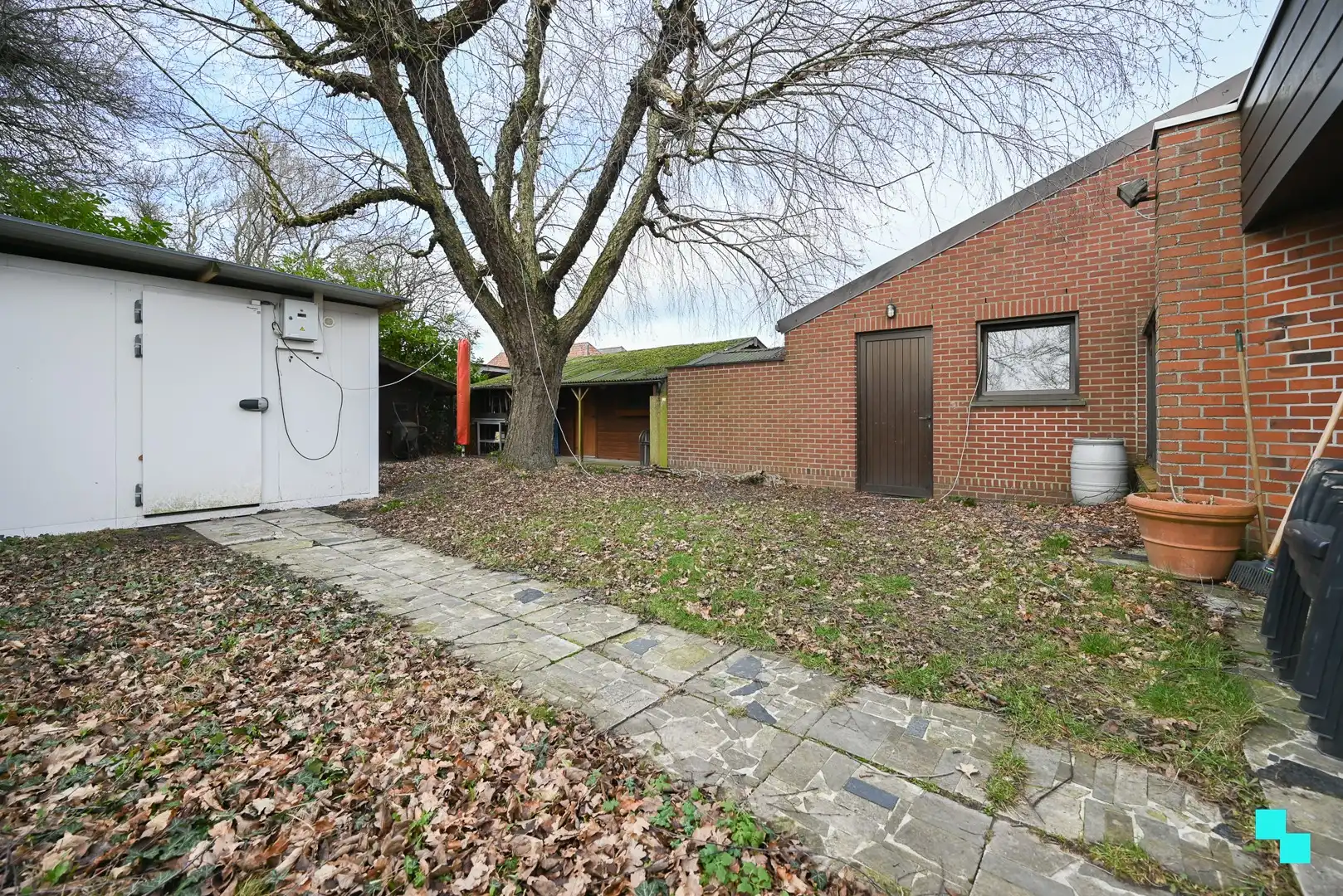 Instapklare slagerij met woonst te Sint-Eloois-Winkel (Ledegem) foto 19