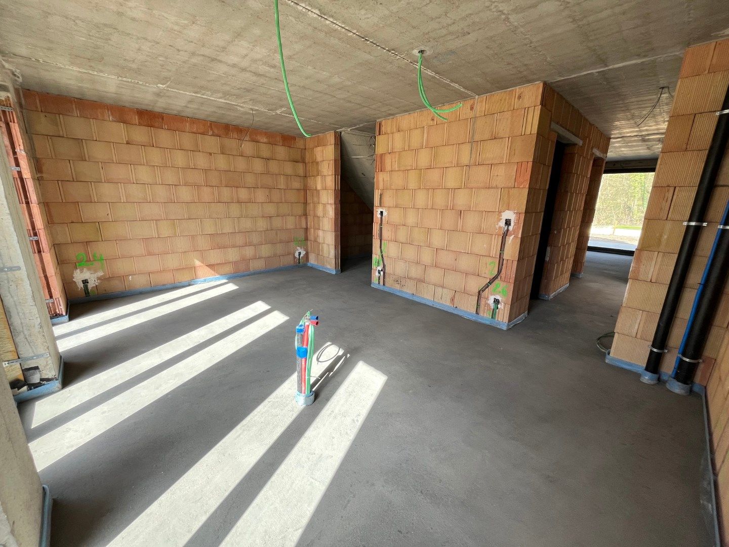 Landelijke nieuwbouwwoning in hartje Dikkelvenne foto 7