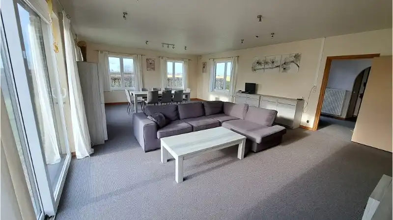 Conciergewoning - Laagbouwvilla met 3 slaapkamers, dubbele garage en tuin te huur in Diksmuide foto 4