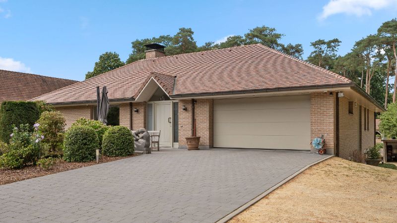 Villa van 349m² op 29a67ca met openluchtzwembad foto {{pictureIndex}}