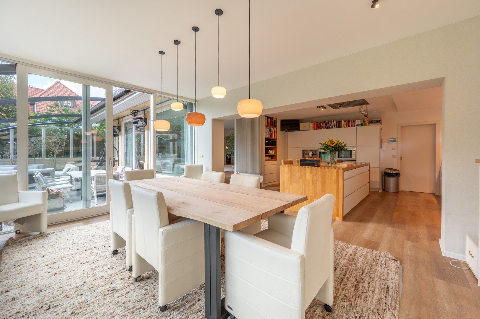 Exclusieve villa verscholen in een rustige laan in hartje Zoute foto 8