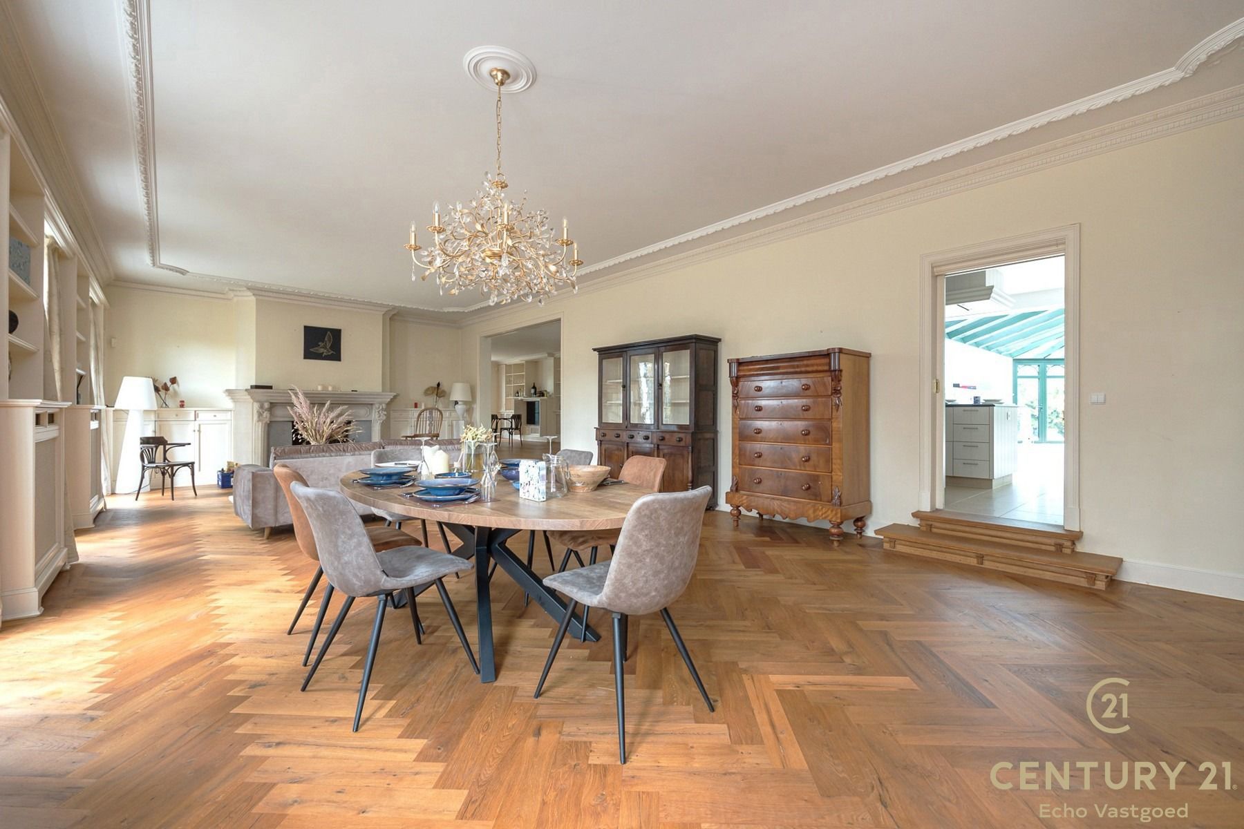 Imposante villa met wellness en binnenzwembad op ca 4950m² foto 7