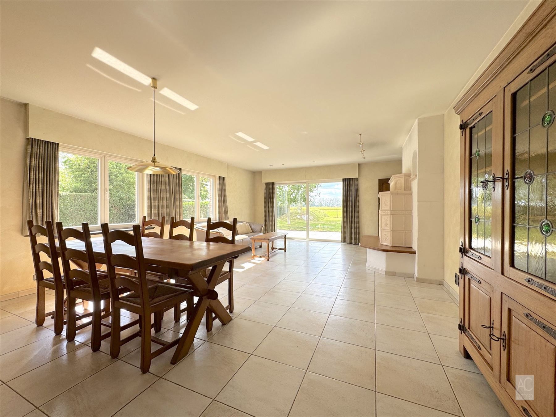 Bungalow met wijds uitzicht over de velden foto 7