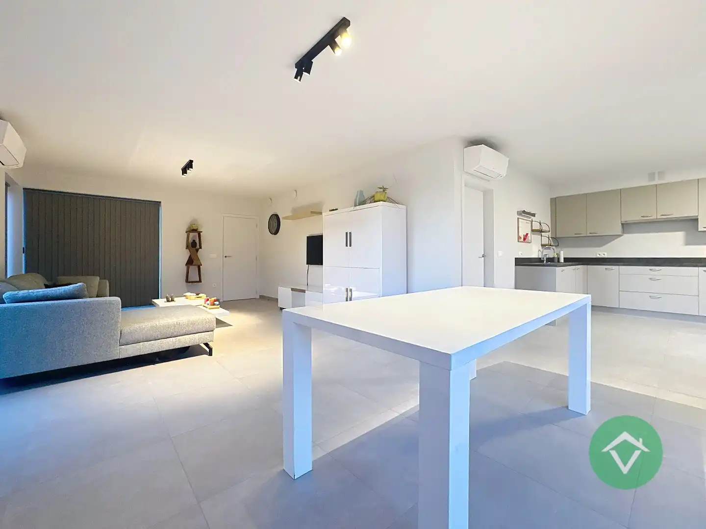 Recent halfopen nieuwbouwwoning te Koekelare. foto 8