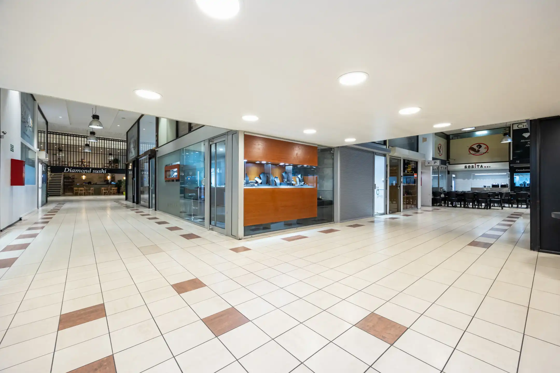 Top gelegen hoekpand in de Empire Center Diamantwijk foto 3