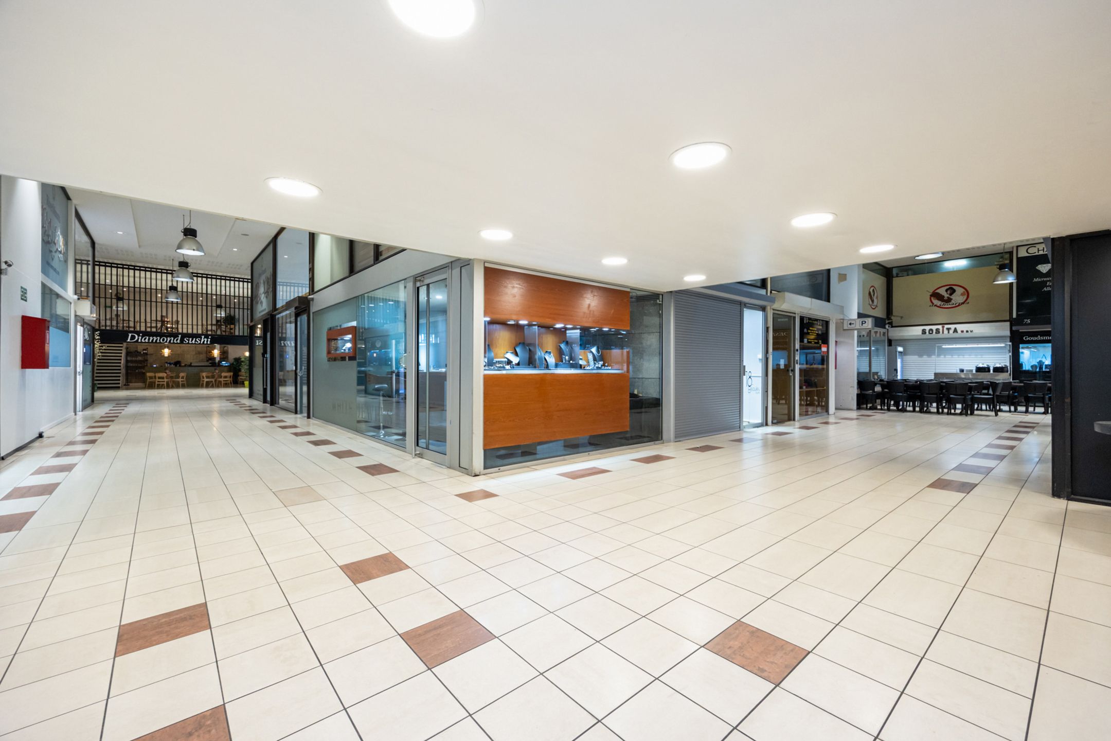 Top gelegen hoekpand in de Empire Center Diamantwijk foto 3