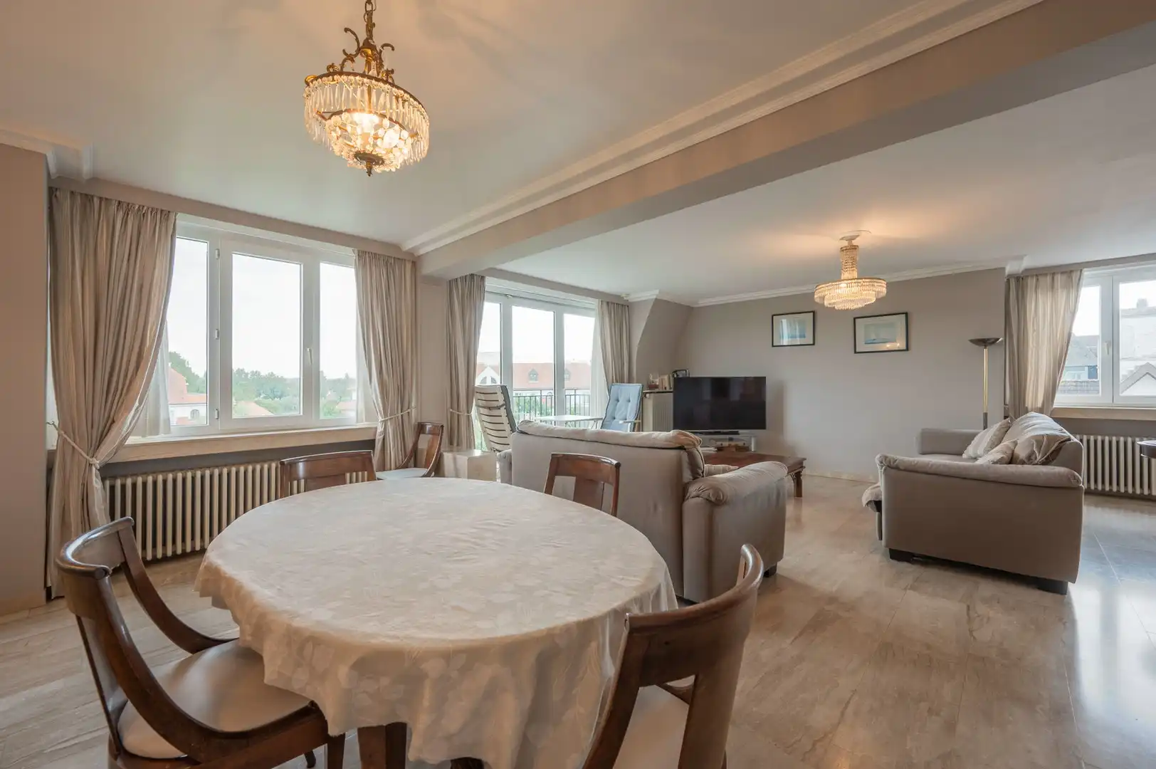 Hoekappartement van 130m² gelegen in een villa residentie in het Zoute. foto 8