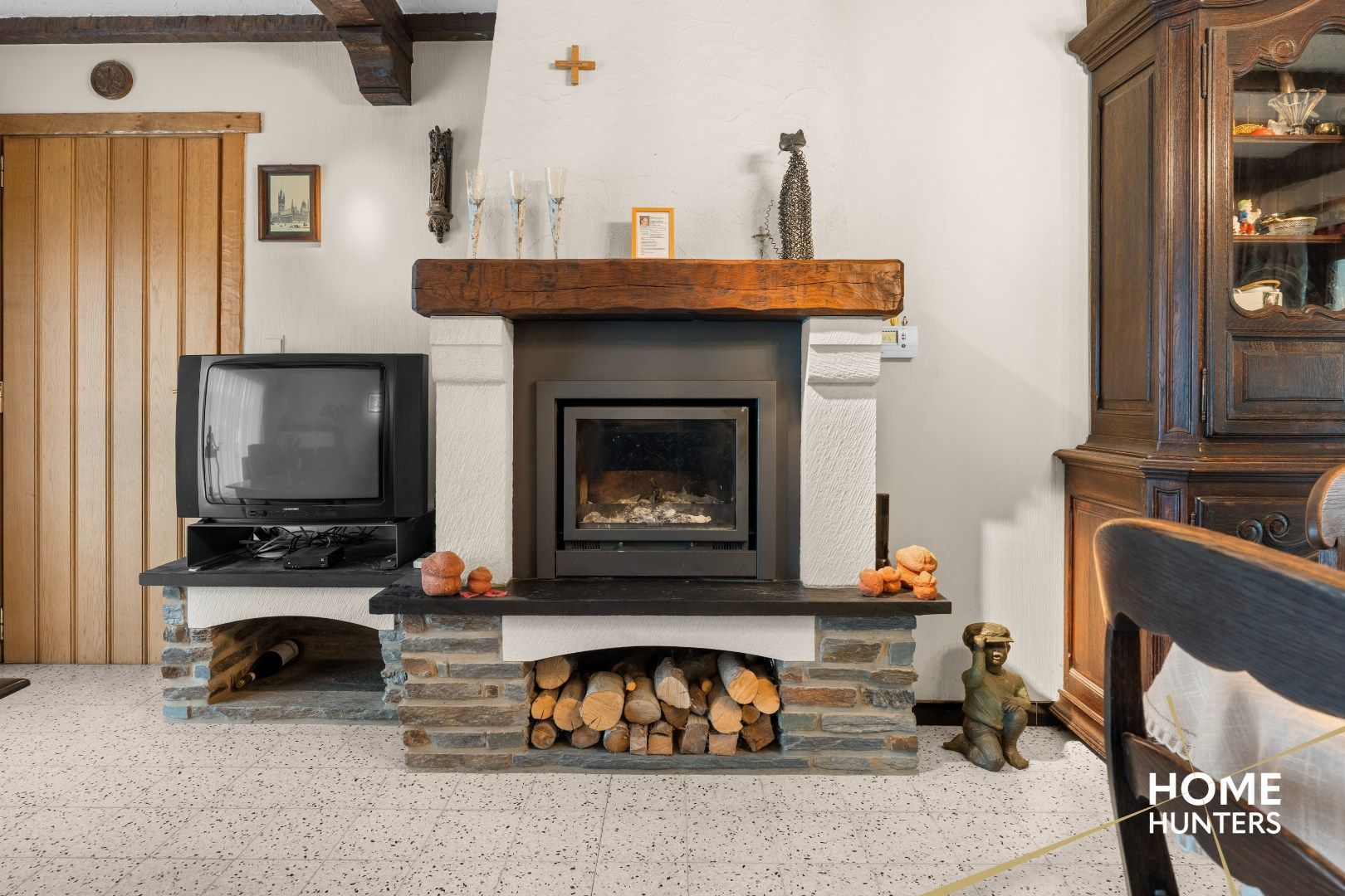 Charmante halfopen woning met tuin & garage foto 6