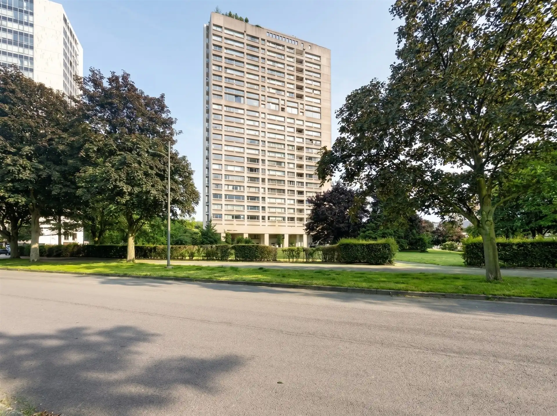 Instapklaar appartement met 2 slaapkamers en garage op toplocatie in Linkeroever! foto 17