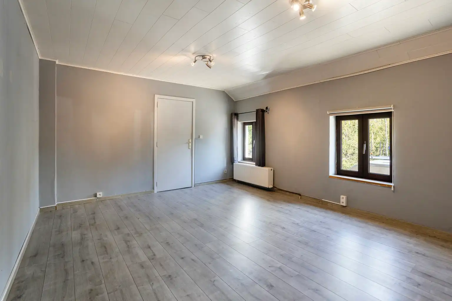 RUIME WONING MET TUIN IN BOUTERSEM foto 17