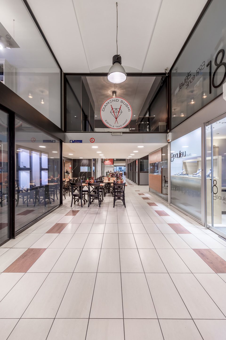 Top gelegen horecapand in de Empire Center Diamantwijk foto 3