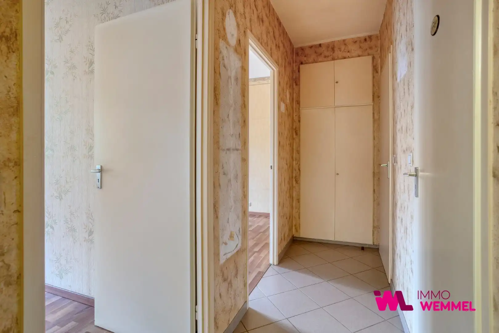 Rustig gelegen appartement met 2 terrassen, 2 slaapkamers, lift en kelder. Goed onderhouden gebouw, te renoveren naar eigen smaak. Optionele garage (€ 30.000).  foto 8