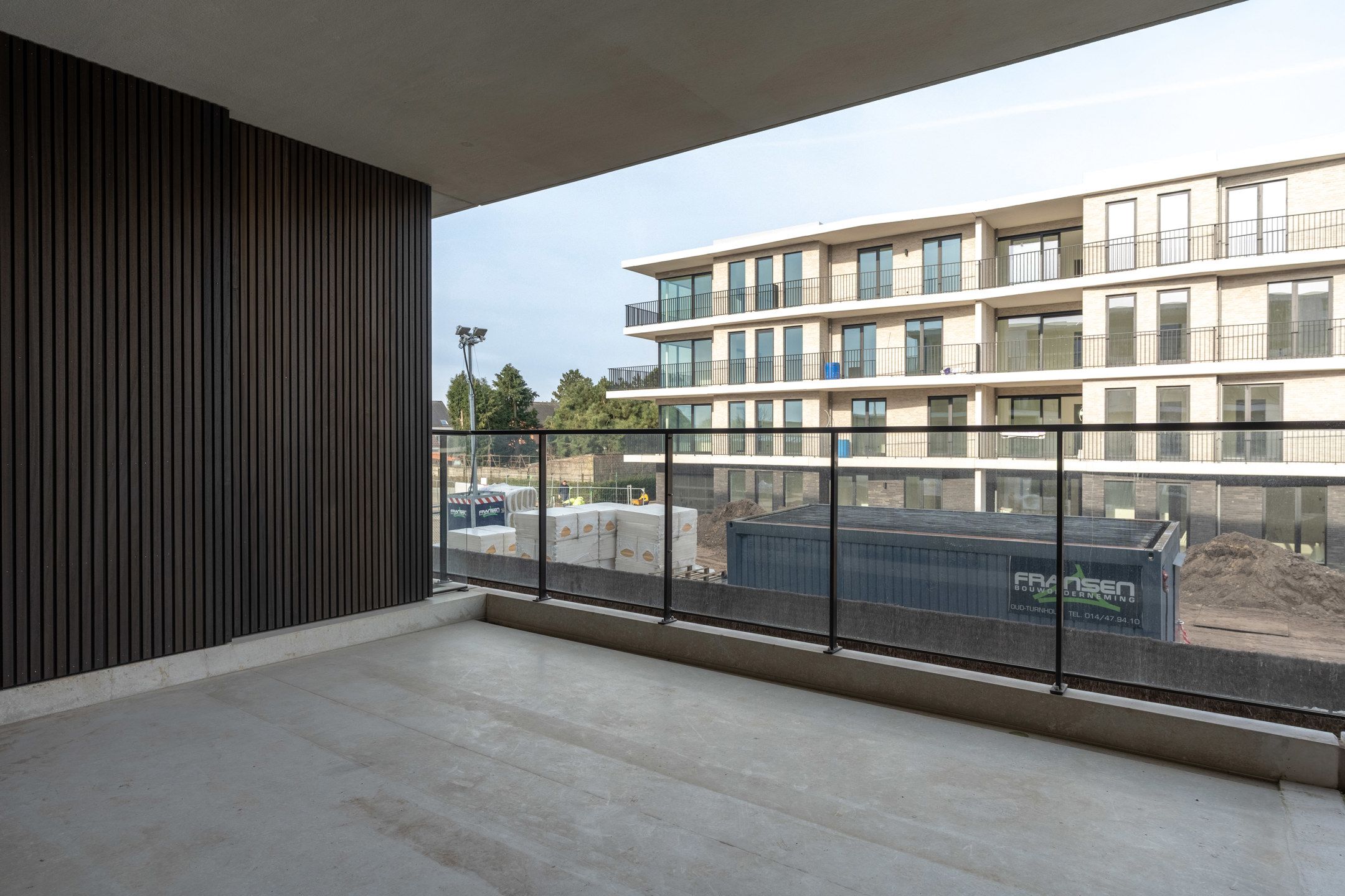 Knap energiezuinig appartement met tof terras foto 48
