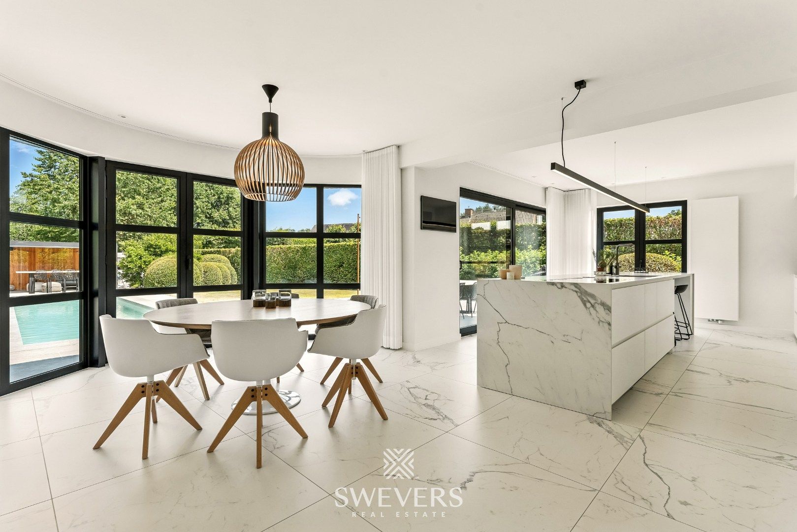Ruime luxueuze villa met zwembad op prachtig perceel in residentiële wijk Kayenberg foto 8