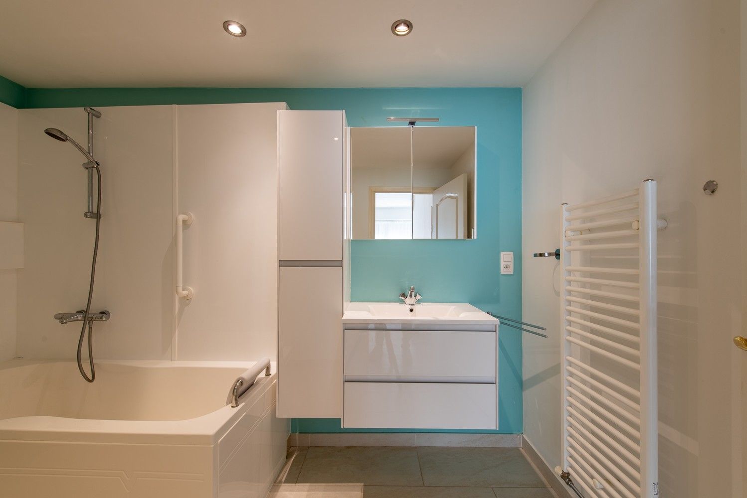 Gelijkvloers 1 slaapkamer-appartement met eigen stadstuin in hartje Genk foto 18