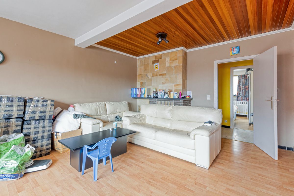 Leuk appartement op de tweede verdieping in het hartje van Oostkamp met 2 slaapkamers en fietsenstalling foto 5