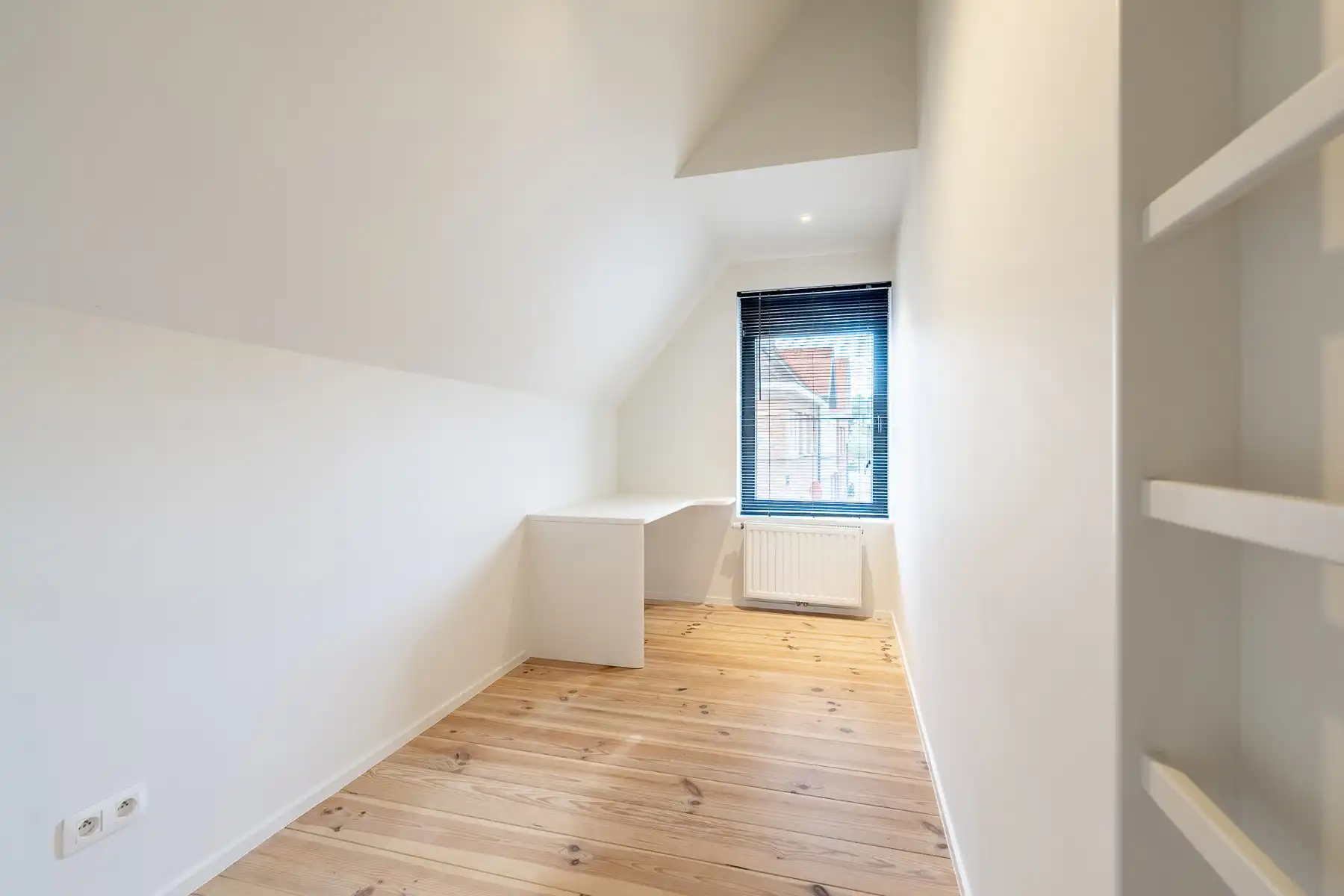 Volledig vernieuwde, gezellige ongemeubelde woning foto 18