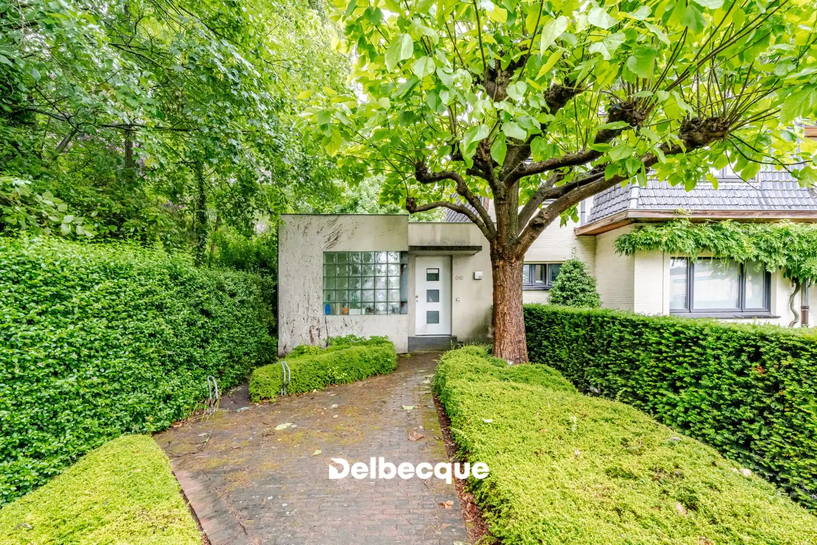 Karaktervolle villa in interbellumstijl op ruim perceel in gegeerde villawijk te Sint-Kruis foto 14