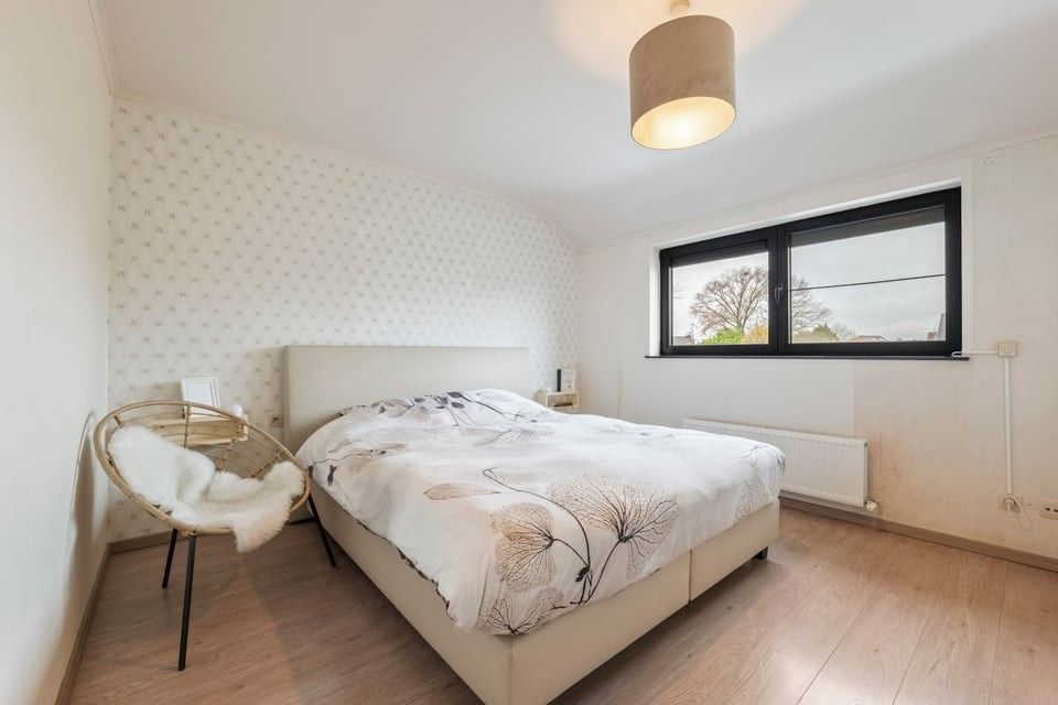 GEZELLIGE INSTAPKLARE GEZINSWONING MET 3 SLAAPKAMERS EN GARAGE IN KOZEN foto 21