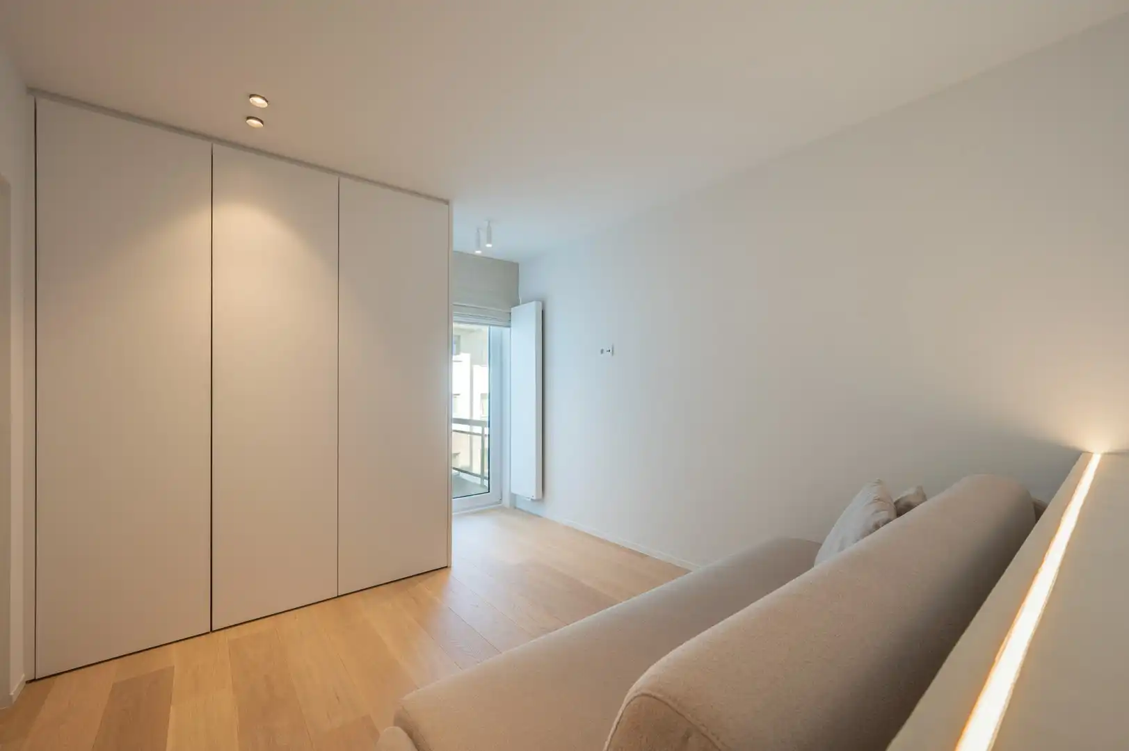 Luxueus gerenoveerd hoekappartement met zeezicht vlakbij de wandeldijk in het Zoute. foto 21