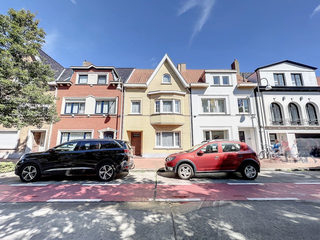 Mooie brede woning gelegen in de Bondgenotenlaan te Heist. foto 2