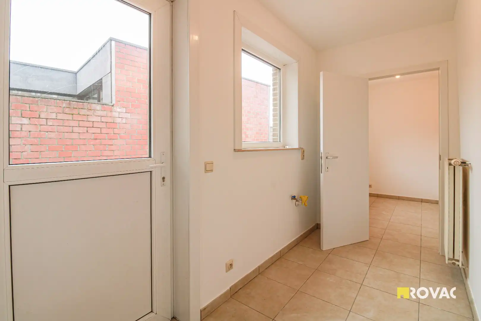 Goed gelegen rijwoning foto 7