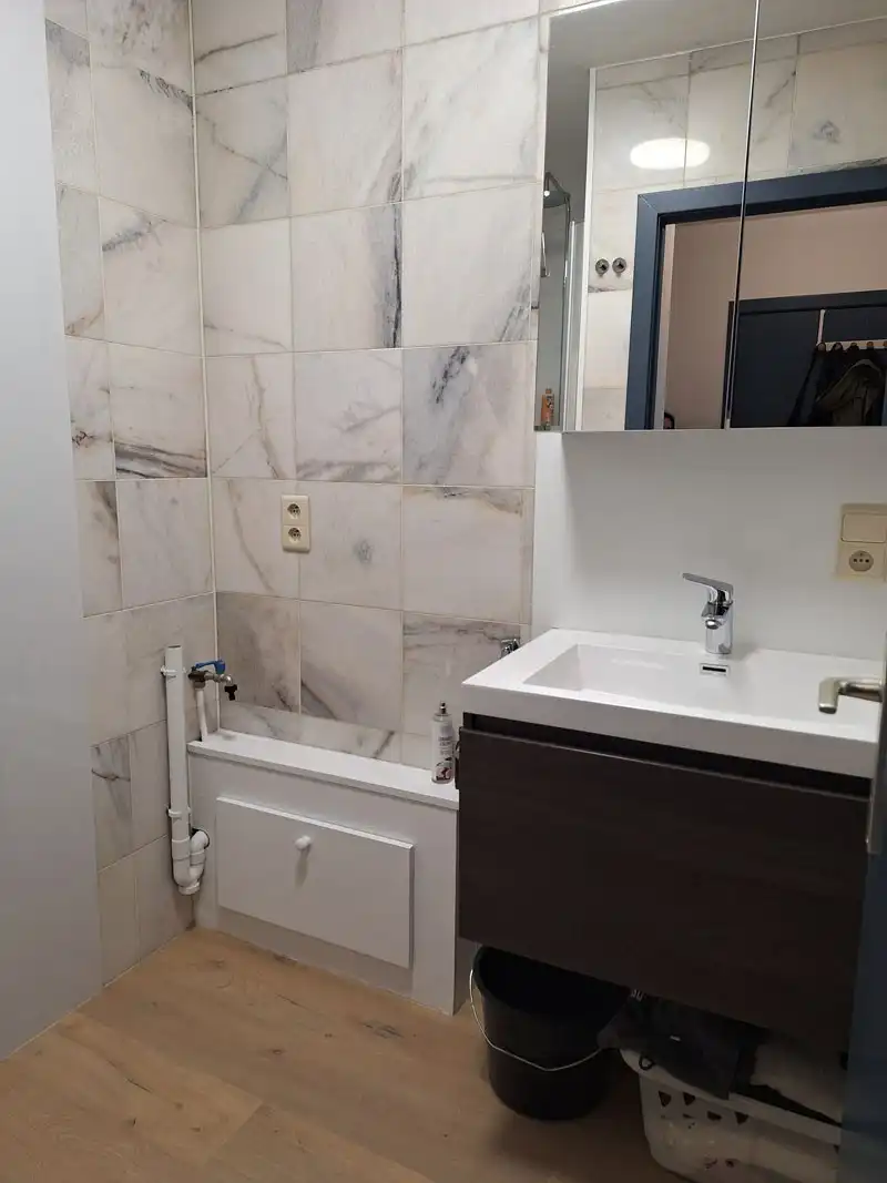 Instapklaar appartement met terras en autostandplaats in hartje Beringen foto 14