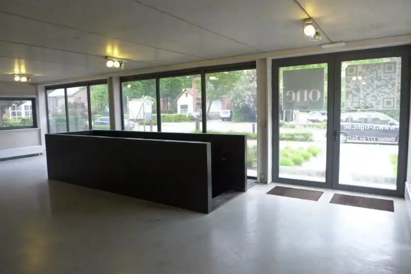 Commerciële ruimte te huur foto 9