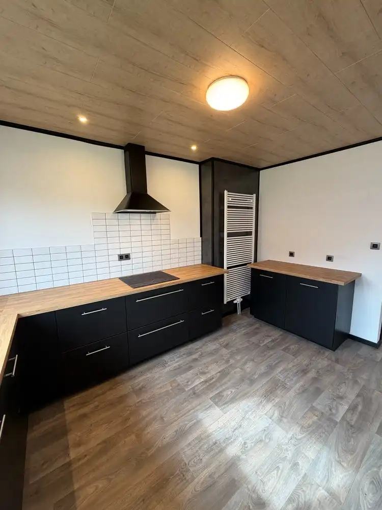 Ruime en lichtrijke vrijstaande woning foto 6