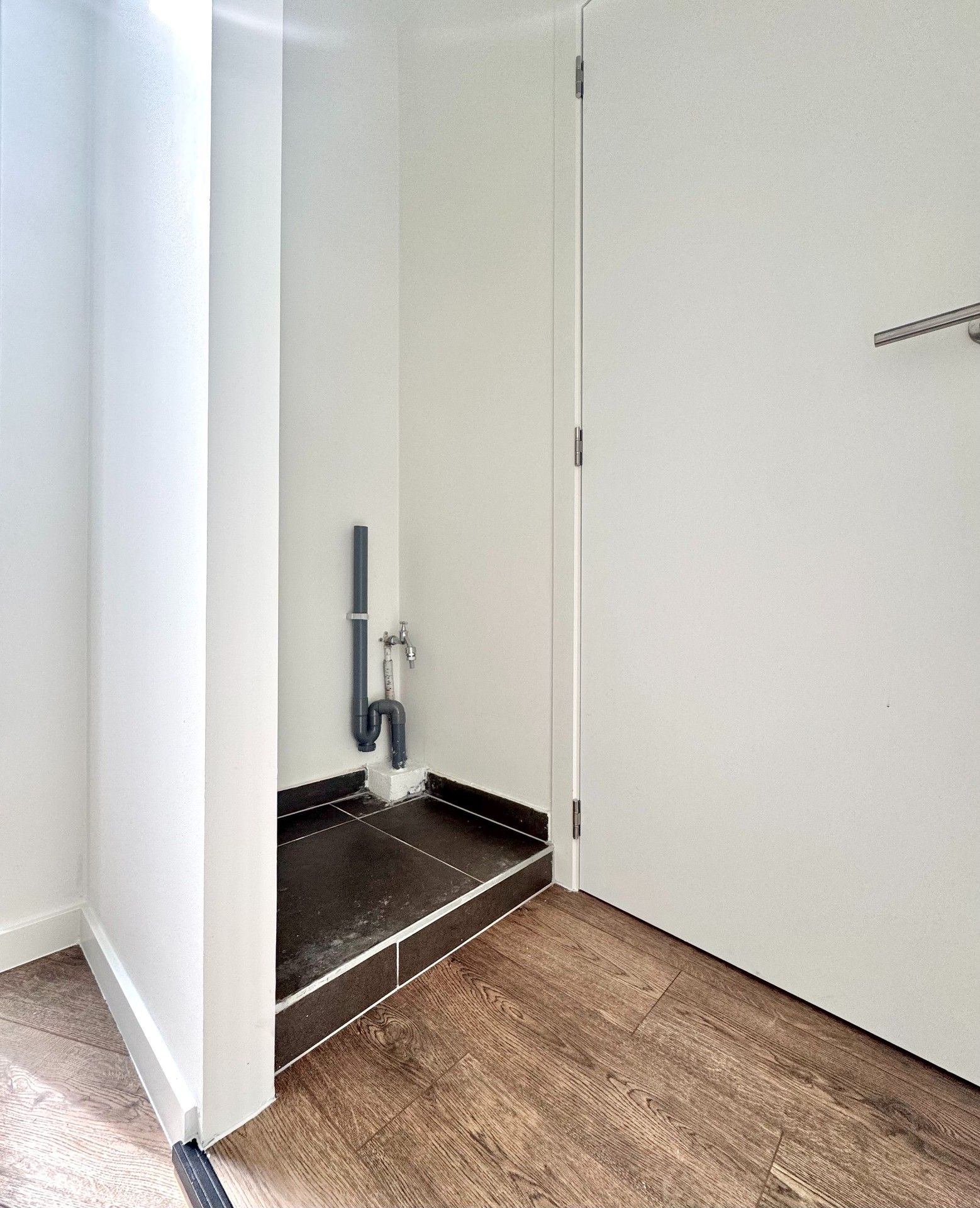GERENOVEERDE WONING MET 3 SLPKS, TERRAS EN PARKING foto 15