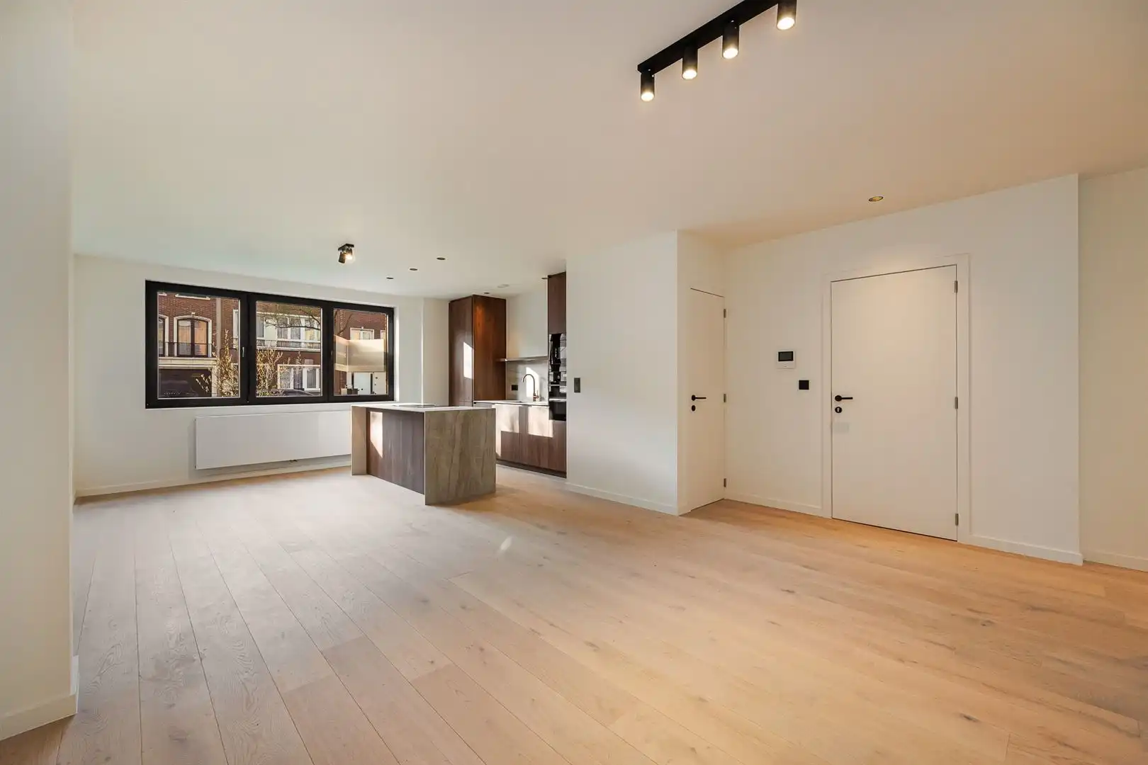 Gerenoveerd appartement met tuin en fietsenberging foto 6