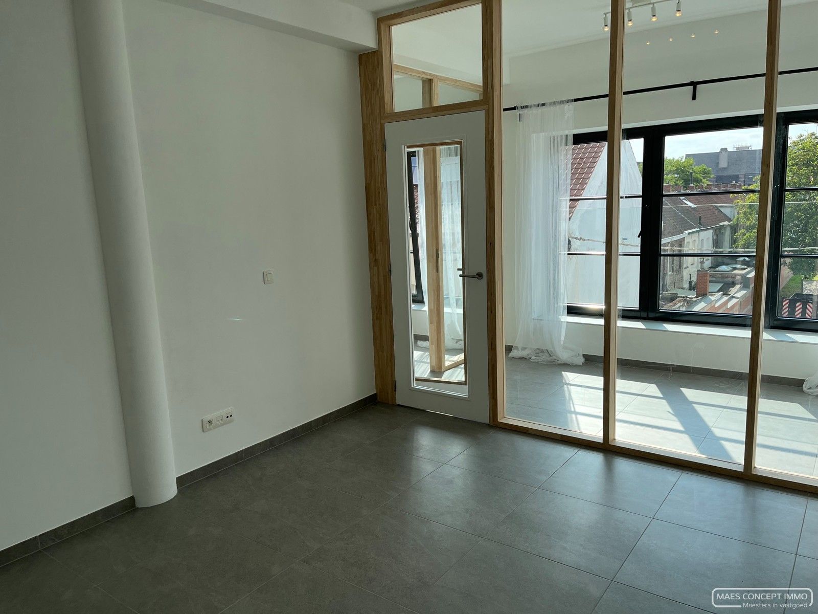 Nieuw appartement te huur in geklasseerd gebouw, centrum Kortrijk foto 5