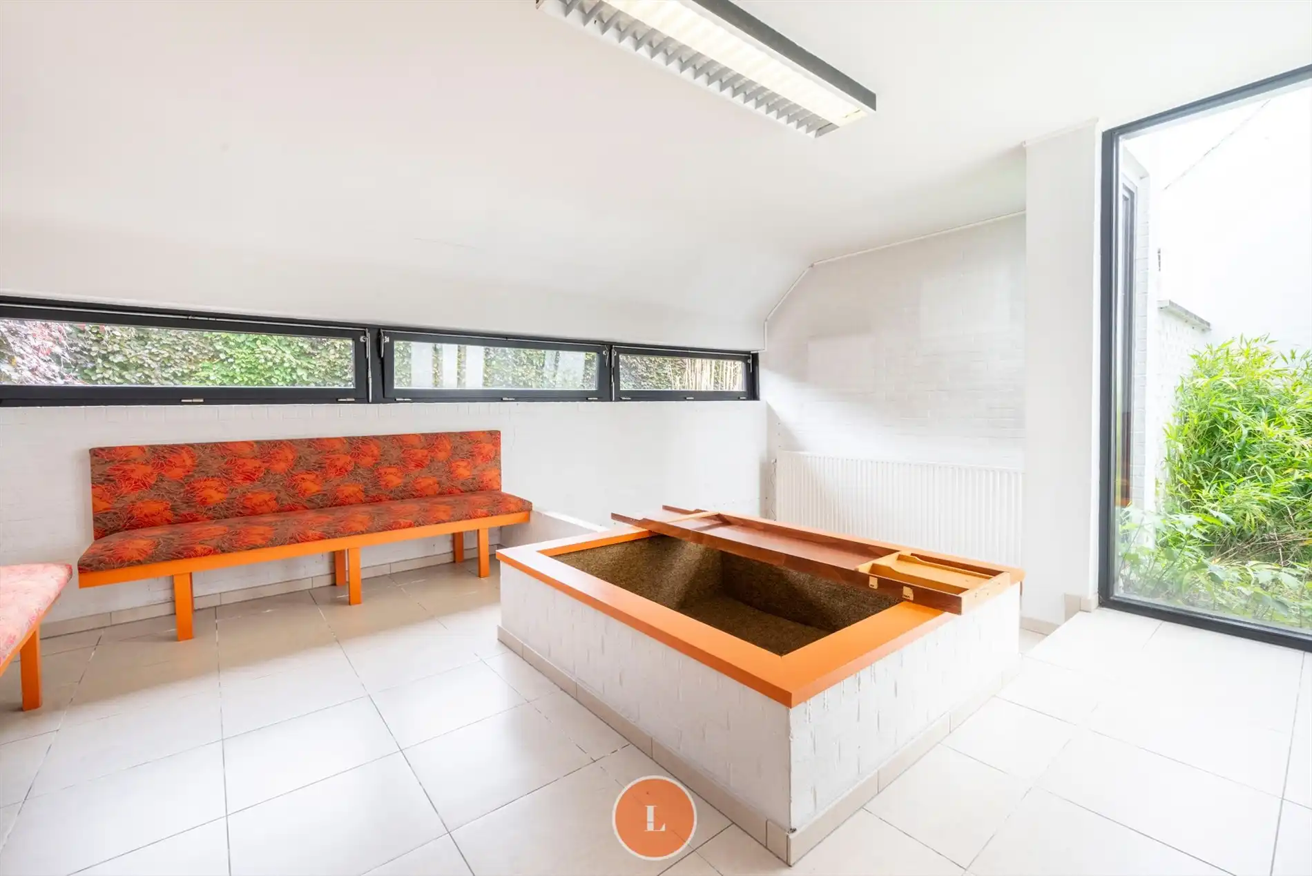 Villa met praktijkruimte en vijver op 1349m² foto 25