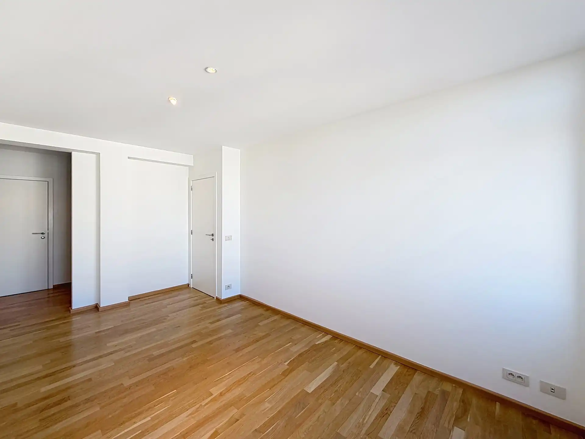Appartement met 2 SLPK in het hooggelegen deel van St-Gillis foto 10