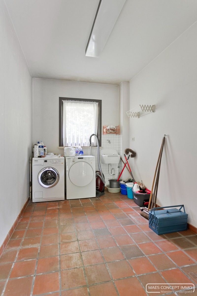 Ruime villa te koop in rustige wijk te Wielsbeke foto 18