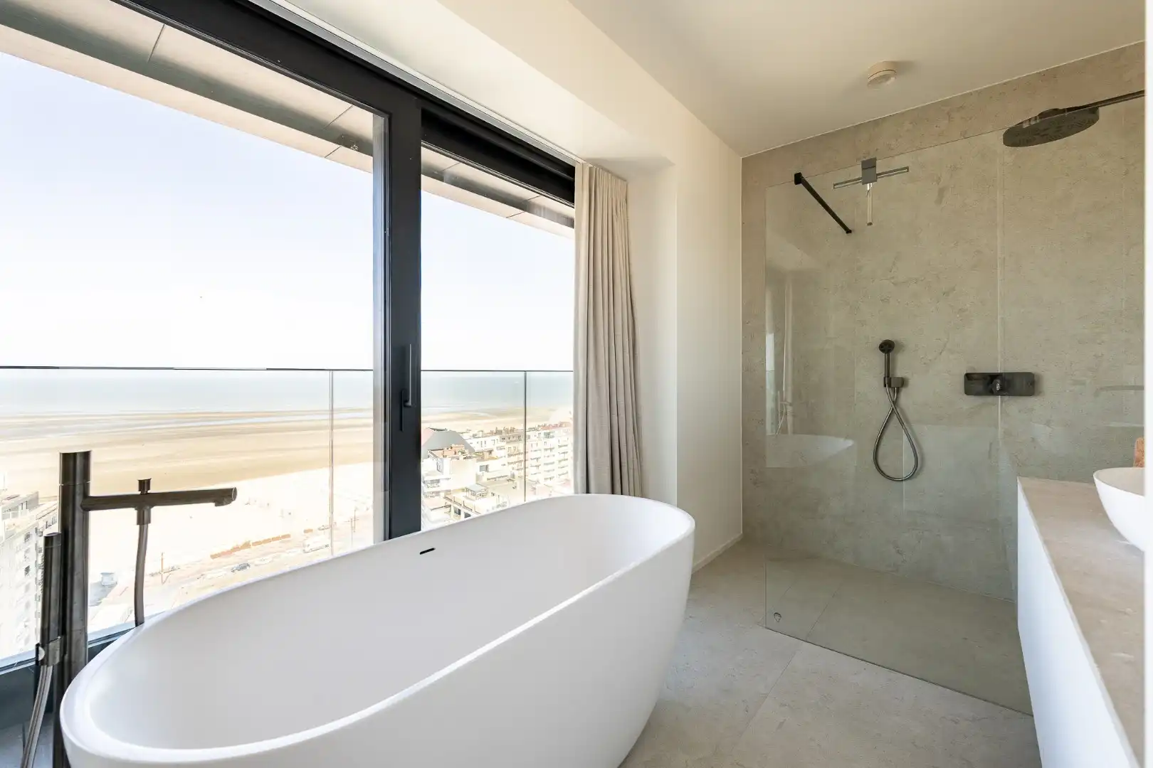 Eén van de hoogsgelegen appartementen van Knokke-Heist met magnifieke zichten foto 22