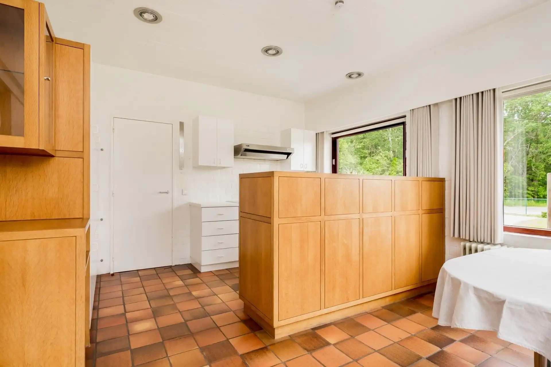 Villa met privébos op een perceel van 4.350 m²  foto 8