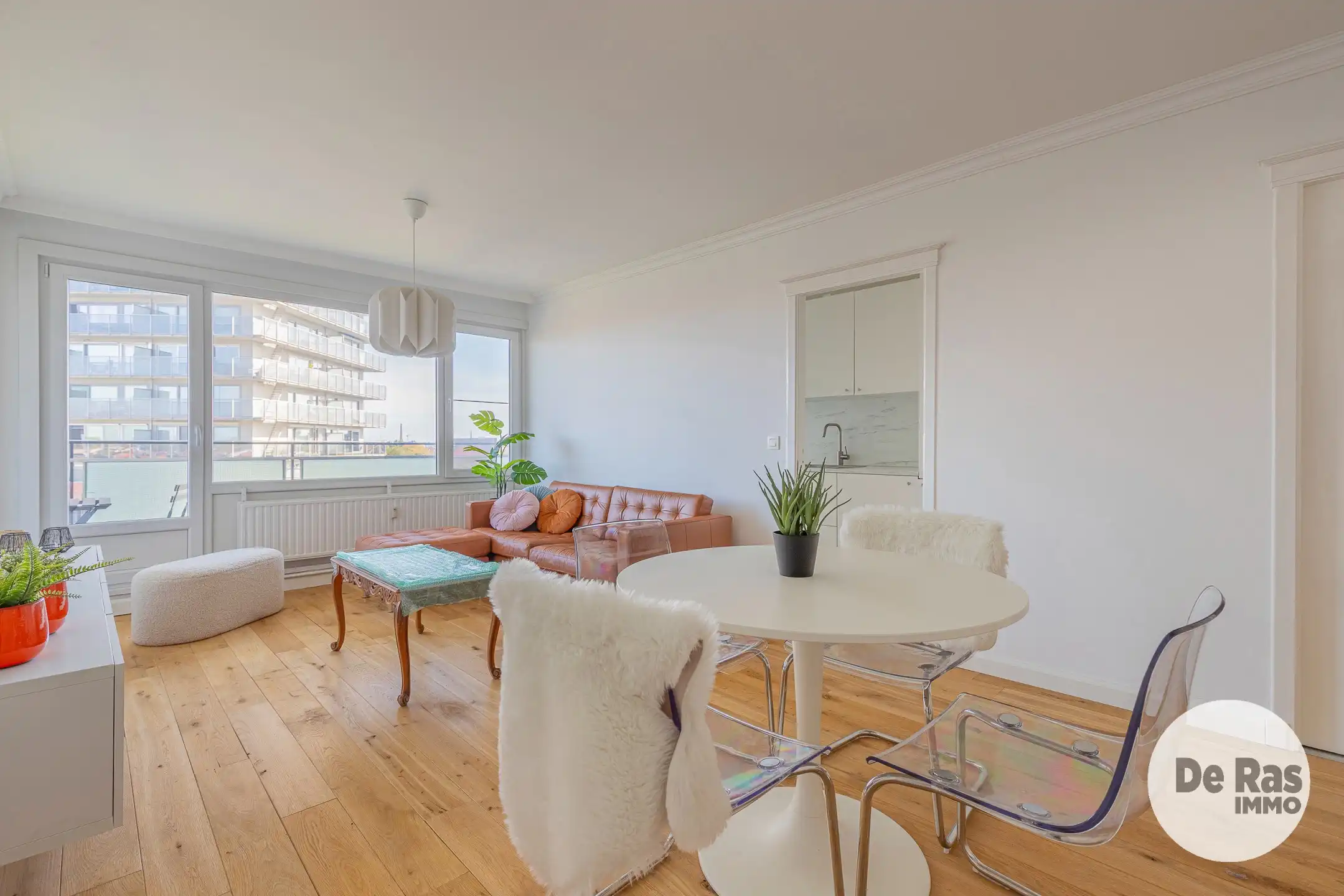 GENT - Instapklaar appartement met 2 kamers en ruim terras foto {{pictureIndex}}