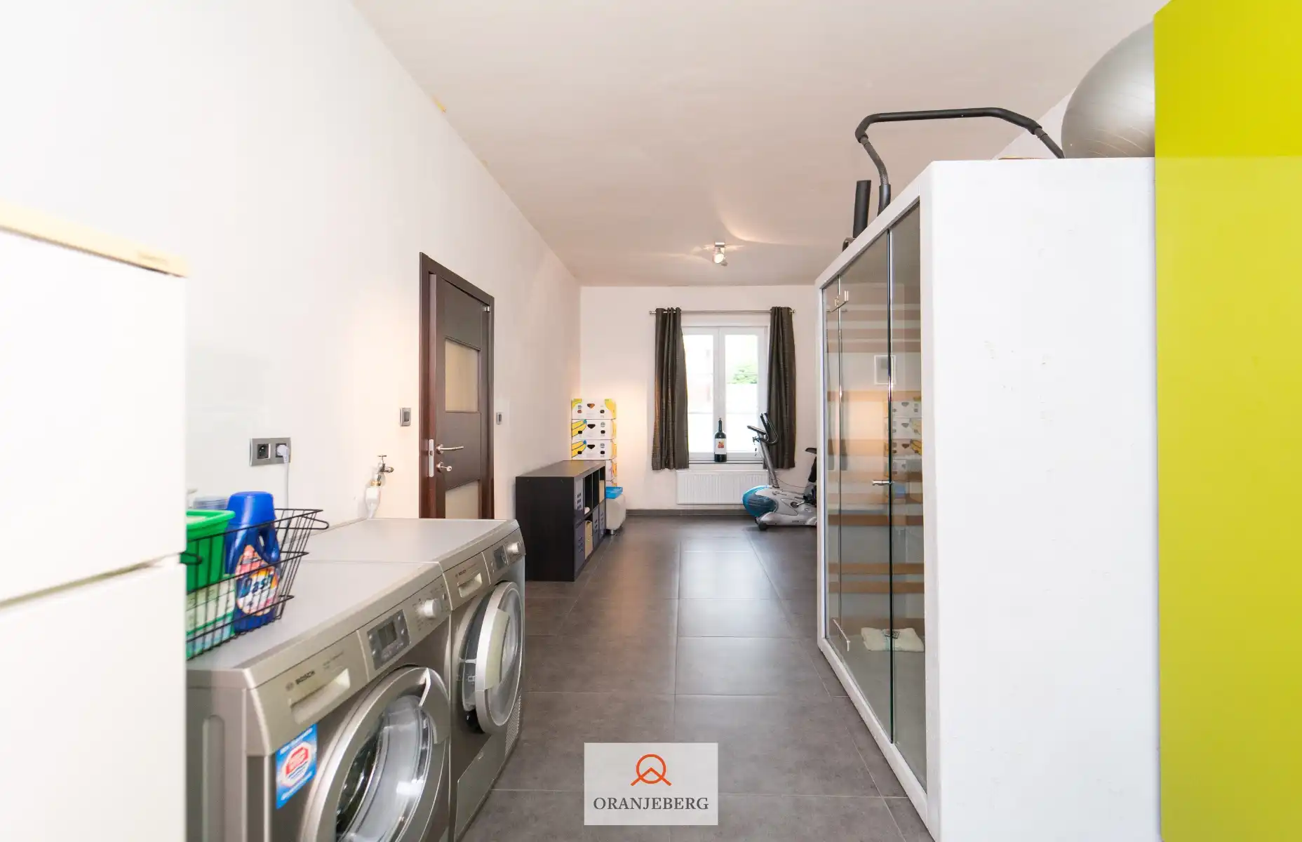 Leuke woning tussen Prinsenhof en Begijnhof aan het water foto 12