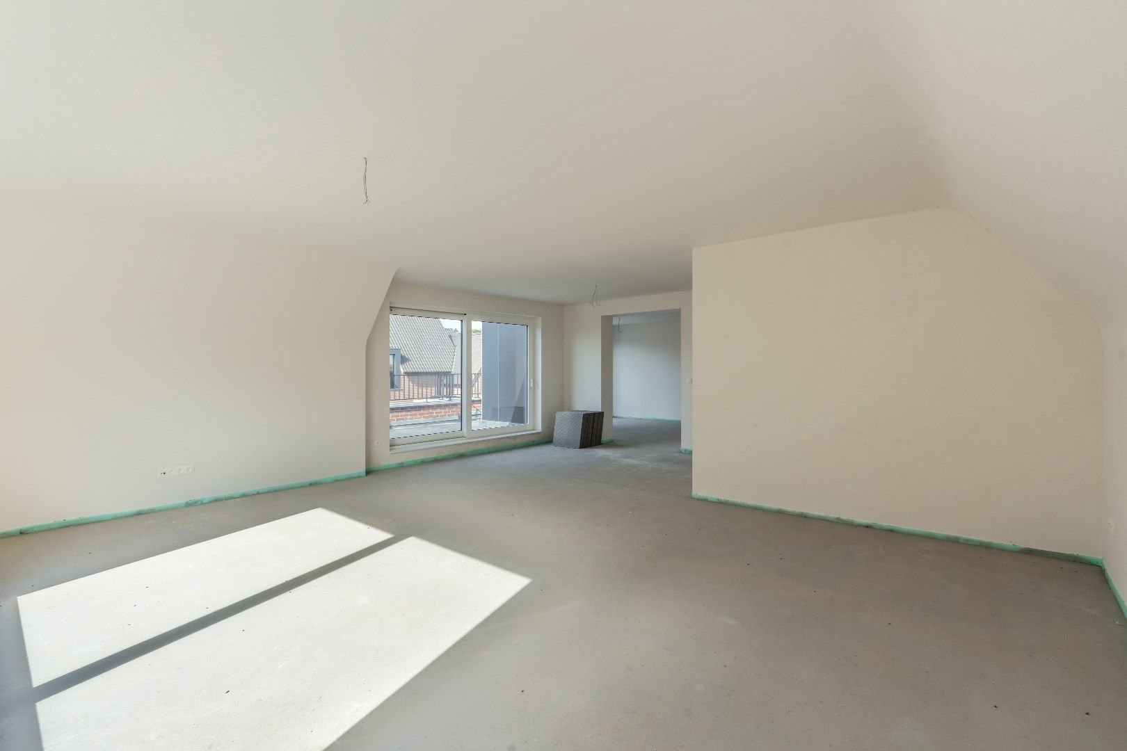 Zeer ruim penthouse met twee slaapkamers, ruim terras en garage. REEDS 45% VERKOCHT! foto 4