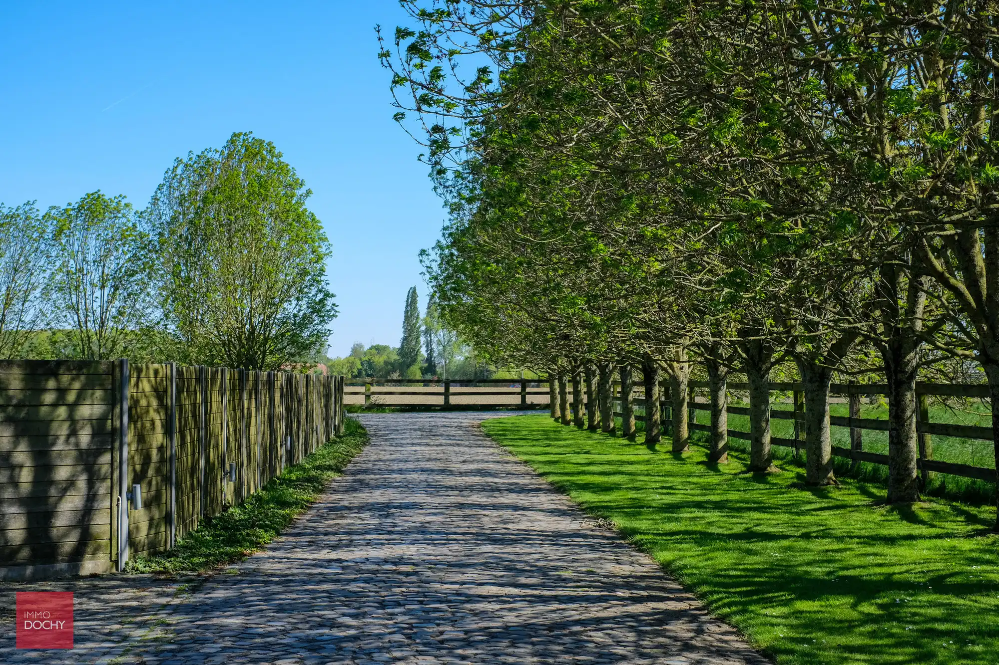 Vierkantshoeve met paardenaccommodatie op ca. 5,3ha foto 16
