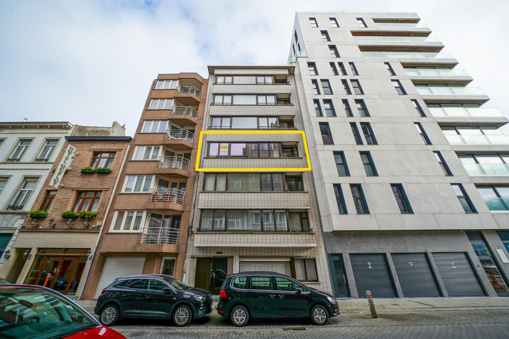 Volledig vernieuwd 3-slaapkamerappartement in hartje Oostende foto 25