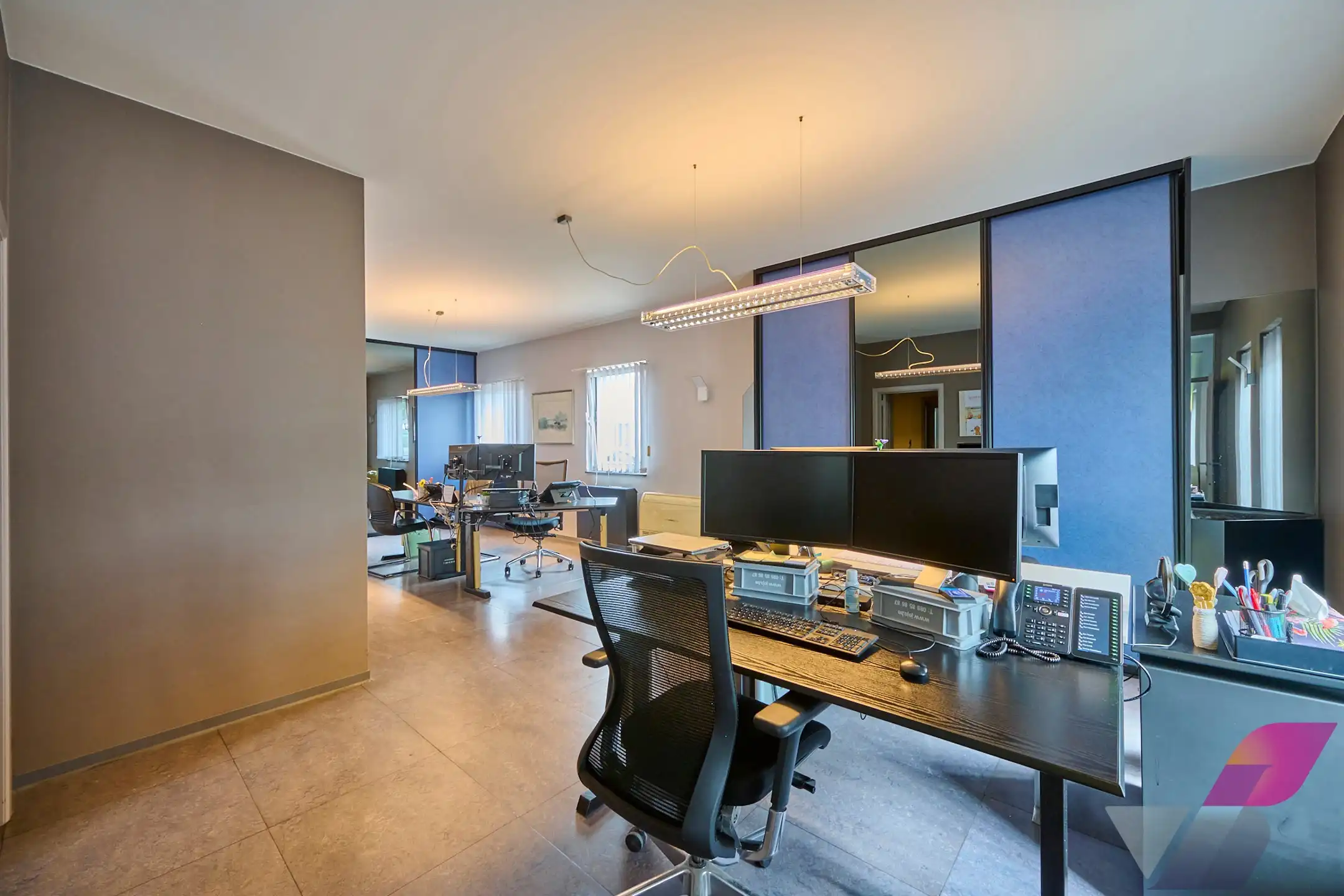 MULTIFUNCTIONEEL GEBOUW OP MOOIE ZICHTLOCATIE foto 5