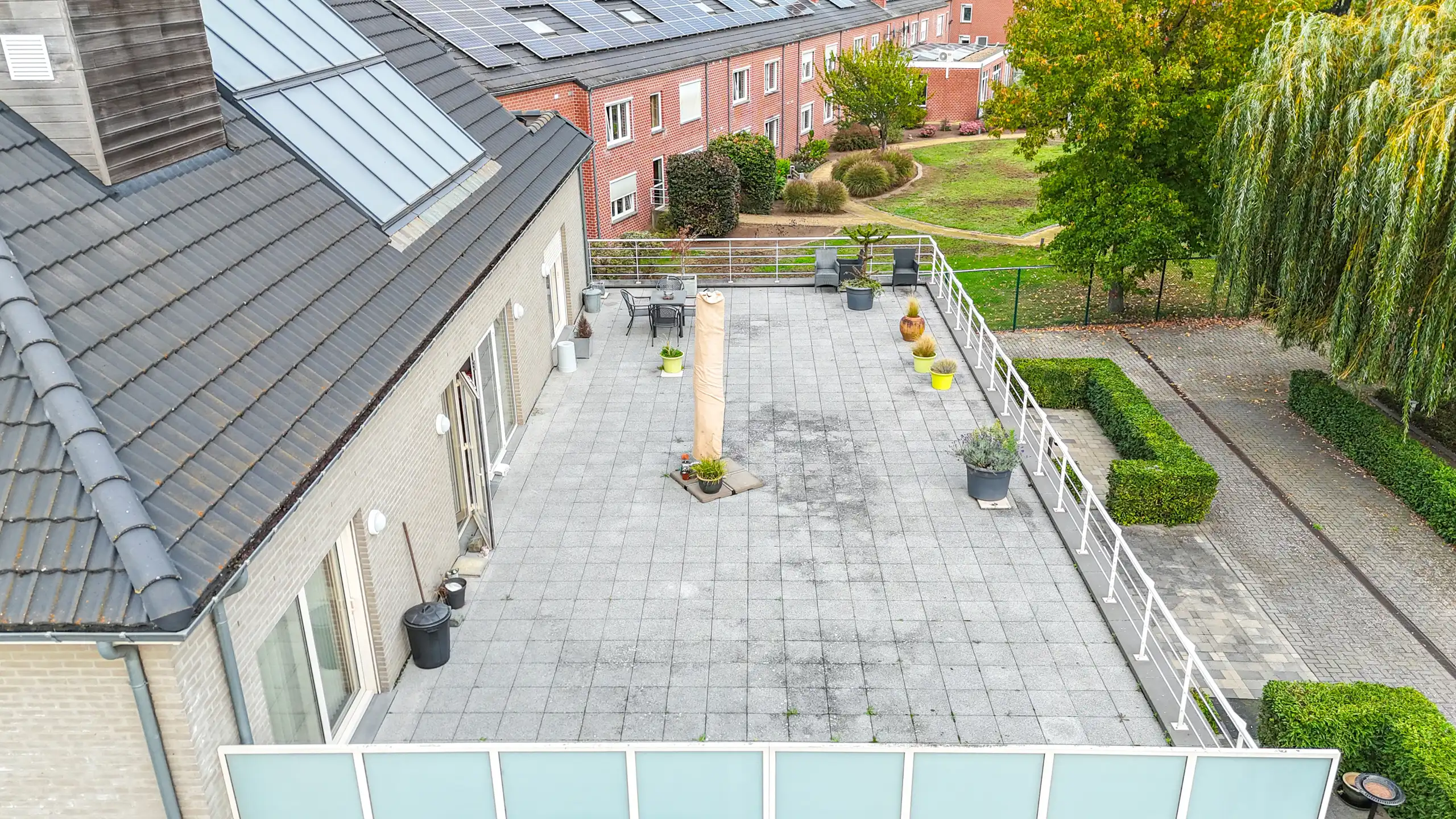 Veelzijdig investeringspand met 10 kamers, lift en kelder! foto 105