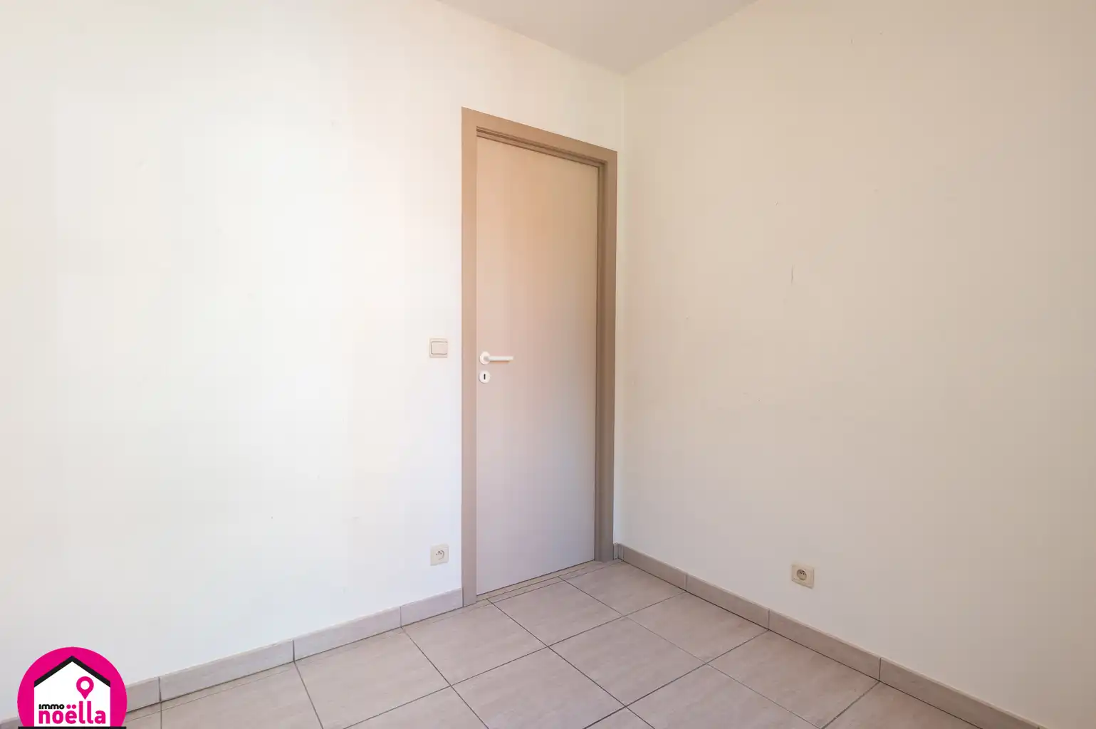Te koop Westende ,centraal gelegen 2 slaapkamer appartement! foto 9